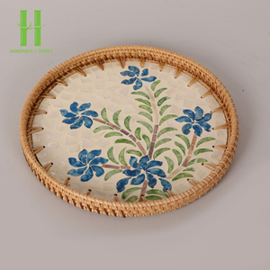 Bandeja de Servir de Bambú Rústica y Bohemia de Diseño Único, con Patrón de Nácar, Ratán, Nácar de 5 mm, Apta para Alimentos, Ecológica, Vietnam - Product Image 1