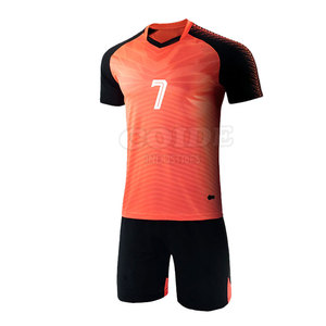 Uniforme de Fútbol Transpirable de Secado Rápido para Venta en Línea, Uniforme de Fútbol de Diseño Personalizado de Alta Calidad - Product Image 1