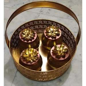 Boîte à fruits secs en métal peu encombrante avec panier offrant un rangement pratique pour les collations aux fruits secs et plus encore - Product Image 3