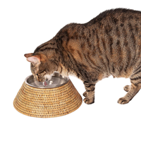 Bol de nourriture pour animaux de compagnie en rotin, accessoires pour animaux de compagnie fabriqués à partir de matériaux naturels et décoration de la maison élégante, vente en gros.