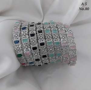 Brazalete de latón con diamantes americanos de lujo para mujer, diseño Floral de corte esmeralda para bodas, compromisos, fiestas con plata - Product Image 3