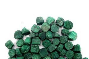 อัญมณีมาลาไคต์แท้8-10มม. 25ชิ้นอัญมณีหลวมแร่มรกตธรรมชาติรูปร่างไม่สม่ำเสมอสำหรับทำเครื่องประดับ - Product Image 5