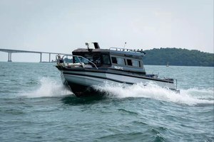 Yacht <span class=keywords><strong>de</strong></span> croisière à <span class=keywords><strong>moteur</strong></span> <span class=keywords><strong>de</strong></span> 500 CV maximum, 9 m, 30 pieds, cabine fermée, bateau <span class=keywords><strong>de</strong></span> pêche en aluminium soudé sur <span class=keywords><strong>remorque</strong></span> - Product Image 4