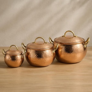 Ensemble de 3 casseroles en cuivre martelé, parfaites pour les rassemblements familiaux, les événements et les occasions spéciales, provenance d'Inde - Product Image 3