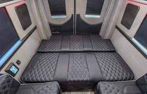 <span class=keywords><strong>Mercedes</strong></span>-Benz <span class=keywords><strong>Sprinter</strong></span> Cargo Van <span class=keywords><strong>4x4</strong></span> certifié d'occasion 2024, empattement 170 pouces, faible kilométrage, prêt pour flotte commerciale, expédition mondiale - Product Image 3