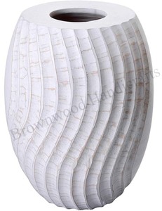 Vase sculpté à la main en bois de vente chaude pour la décoration de chambre et de bureau Vase en bois à prix compétitif et à bas quantité minimale de commande Qualité supérieure garantie - Product Image 4