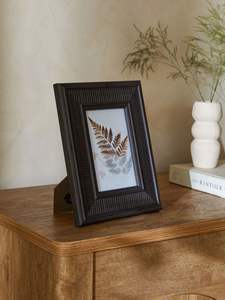 Marco de fotos de madera perfecto para fotos de boda que muestra una artesanía clásica hecha a mano y una resistencia duradera - Product Image 6