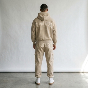 Conjunto de Sudadera con Capucha Beige y Pantalones Cargo para Hombre, Estilo Urbano, Oversize, de Algodón y Felpa, Venta al Por Mayor OEM - Product Image 2