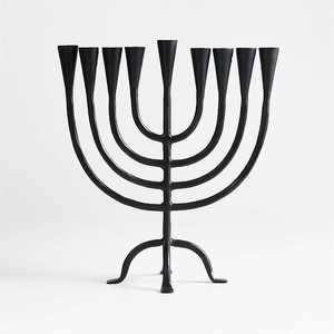 Ménorah en fer noir artisanal avec base en bois massif pour des améliorations élégantes de la décoration intérieure moderne - Product Image 3