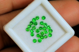 พลอย tsavorite ที่สวยงาม2.50มม. ทรงกลมหลวมหินตัดเหลี่ยมเพชรพลอย tsavorite ที่ดีที่สุดสำหรับการทำเครื่องประดับ - Product Image 4