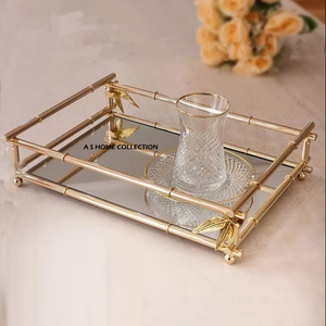 Bandeja Decorativa Elegante de Vidrio y Aluminio con Asa, Forma Rectangular, Acabado Dorado, Accesorios Elegantes para el Hogar - Product Image 6