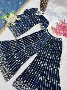 Ensemble Sharara de créateur vintage en dentelle avec dupatta, broderie et travail de sequins, prêt-à-porter, pour soirée, couleur bordeaux - Product Image 5