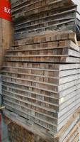 Vente en gros de carrés en bois de chêne de qualité française européenne 80x80 54x54 pour plancher ou meubles de menuiserie