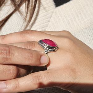 Checker Cut Tear drop rubí ágata piedra preciosa anillo de plata - Product Image 1