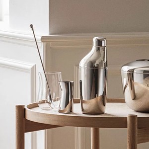 เชคเกอร์ค็อกเทลสแตนเลสสตีลหรูหรา ดีไซน์โค้งตามหลักสรีรศาสตร์ ขัดเงาแบบกระจก ป้องกันการรั่วซึม สำหรับบาร์ในบ้านและการผสมแบบมืออาชีพ - Product Image 2