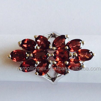 Perhiasan Perak Sterling 92.5 Bersertifikat IGI dengan Batu Garnet Termasuk Cincin, Anting Stud, Liontin untuk Pesta Pernikahan