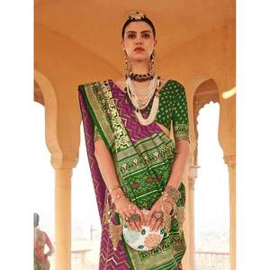 Sari de Seda Estampado Morado, Elegante Traje de Boda con Hermoso Seda Estampada para Ocasiones Especiales - Product Image 2