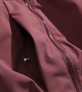 Al aire libre de los hombres chaqueta Softshell al por mayor a granel transpirable impermeable a prueba de viento cómodo OEM personalizado chaqueta cortavientos para correr - Product Image 6