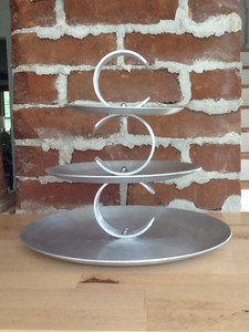 Support à gâteaux galvanisé de la meilleure qualité forme ronde couleur grise vaisselle en étain décoration métal gâteau dessert support en Inde - Product Image 5