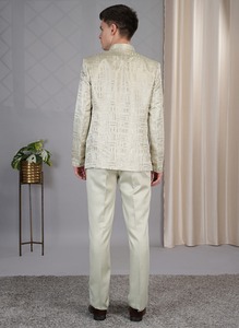 ชุดสูทผู้ชายสีเขียวพิสตา คุณภาพพรีเมียม ทรงเข้ารูป สไตล์ทางการ เหมาะสำหรับงานแต่งงาน งานออฟฟิศ และธุรกิจ มีจำหน่ายในราคาส่งออก - Product Image 5