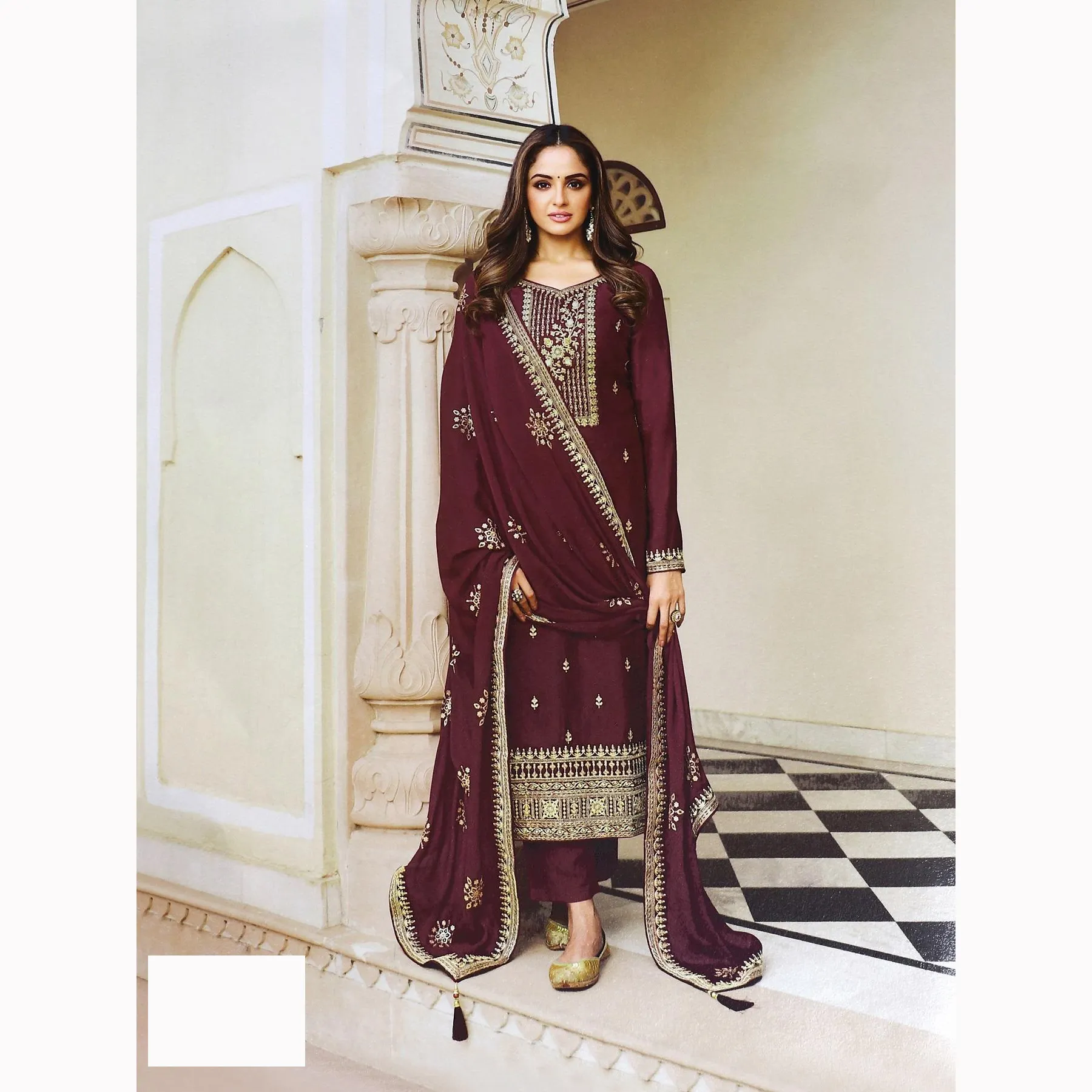 Moderno stilista indiano Pakistani colore giallo chiaro abito stile per le donne prodotto per la vendita