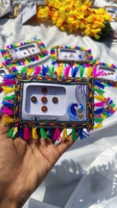 Çok renkli <span class=keywords><strong>Bindi</strong></span> hint Kumkum makyaj Tilak uzun kristal <span class=keywords><strong>Bindi</strong></span> hint noktalar kozmetik öğeleri şık aksesuarları alın Sticker
