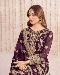 Haut de créateur lourd Palazzo pour femmes Collection de vêtements de fête tissu Georgette avec travail de broderie de séquence et dentelle Samosa - Product Image 4