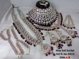 Conjunto de Joyería Nupcial Completo de Diseño Tradicional y Moderno Indio, Chapado en Oro, con Maang Tikka para Niñas y Mujeres - Product Image 5