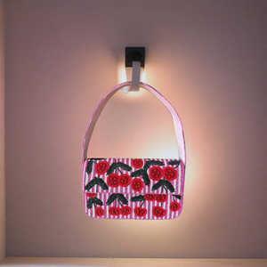 Magnifique sac à main bandoulière en perles de rocaille brodées avec sangle réglable et détails faits à la main pour un look unique - Product Image 6