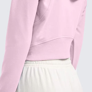 เสื้อฮู้ดครอปผู้หญิงสำหรับฤดูหนาว สกรีนลายด้านหน้า สไตล์สตรีทแวร์ ผลิตจากผ้าฝ้ายรักษ์โลก รับผลิตแบบ OEM ODM และ Private Label - Product Image 4