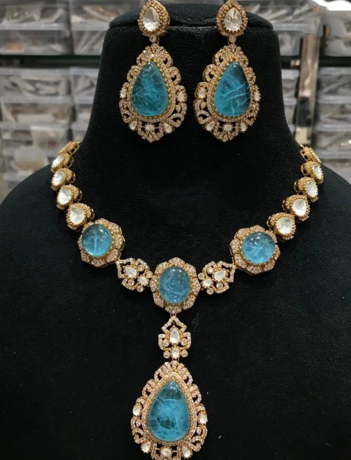 สีเขียวน้ำทะเล