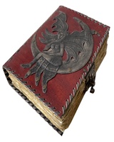 Carnet en cuir véritable rouge avec motif de fée sur la lune en relief, reliure cousue, pages vierges à bords festonnés, idéal comme cadeau