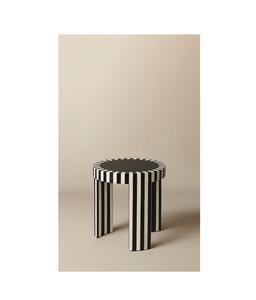 Table d'appoint en incrustation d'os, design moderne et antique, meuble durable pour la décoration intérieure de chambre à coucher haut de gamme, élégance classique - Product Image 1