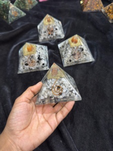 Pirámide de Orgón de Piedra Lunar Arcoíris Natural, Generador de Energía de Cristal con Bobina de Cobre para Reiki, Meditación y Sanación de Chakras - Product Image 3