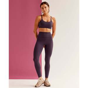Soutien-gorge de sport Twist - Prune Nocturne, Crop Top Rembourré Ajustable pour Yoga, Gym, Tenue de Sport, Grandes Tailles Disponibles - Product Image 5