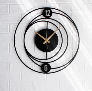 Reloj de pared de Metal minimalista contemporáneo para sala de estar, decoración del hogar, Cara de cuarzo redondeada para exhibición de agujas de colocación de estudio - Product Image 1