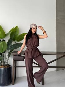 Ensemble pantalon deux pièces personnalisable pour femme, col halter, sans manches, longueur genou, en polyester, fabriqué en Turquie - Product Image 6