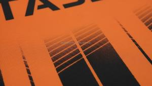 Uniformes de football pour hommes de haute qualité avec logo personnalisé, 100% polyester, séchage rapide, respirant, col en V, dernier design, ensembles de football - Product Image 5