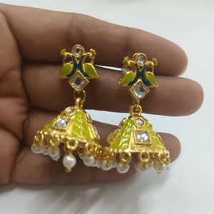 Boucles d'oreilles en pierre lourde jaune Kundan Meena personnalisées pour filles femmes laiton plaqué or pour tenue de fête - Product Image 1