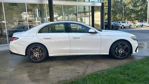 Usado cuidadosamente 2025 M-ercedes-B-enz Clase E 450 4MATIC 4dr Sedan AWD - Product Image 2