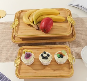 Bandejas de madera grandes hechas a mano con mango de metal, ideales para el desayuno, aperitivos y servir a los invitados en las fiestas - Product Image 2