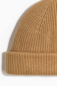 Bonnets et chapeaux en tricot côtelé doux beige foncé avec logo personnalisé OEM, en coton respirant, ourlet large retroussé, bonnet d'hiver chaud - Product Image 2