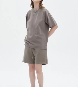 Shorts décontractés d'été pour homme en coton respirant French Terry, avec logo personnalisé, effet délavé, imprimé vintage et décoloré par le soleil, ensemble deux pièces uni à manches courtes - Product Image 1