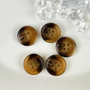 Boutons ronds en corne écologiques faits à la main pour chemises, manteaux, jeans, vêtements, logo personnalisé, taille et couleur au choix, vente en gros - Product Image 3