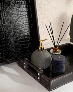 Bandeja de Servicio Decorativa de Metal Ecológica Hecha a Mano de Belleza Refinada para Cocinas, Áreas de Estar, Resorts - Versátil para el Hogar y Restaurantes - Product Image 3