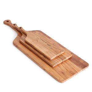 Tabla de servir de madera con asa – Plato de madera natural maciza para alimentos y queso - Product Image 6