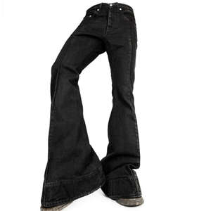 Pantalon cargo en denim noir doux unisexe avec logo personnalisé, broderie gothique, coupe décontractée à jambes larges, détails rivets, style hip-hop - Product Image 4