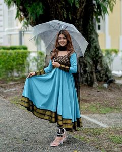 Dernière robe de mariage de fête de style traditionnel Beau tissu de soie doux avec broderie Robe Dupatta - Product Image 1