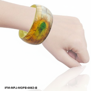 Bracelet en mosaïque de nacre artisanal avec art de la plume de paon, incrustation de laiton, bracelet en coquillage, cadeau pour elle - Product Image 6