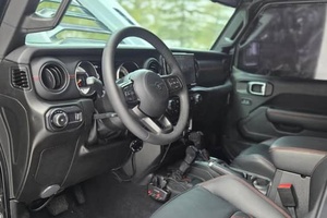 ถัง REZ-VANI V6ดีเซลเทอร์โบ BULLE-TPROOF 4WD LHD/RD - Product Image 3